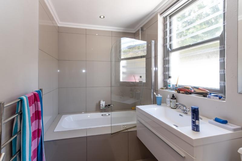 5 Bedroom Property for Sale in Belvedere Western Cape